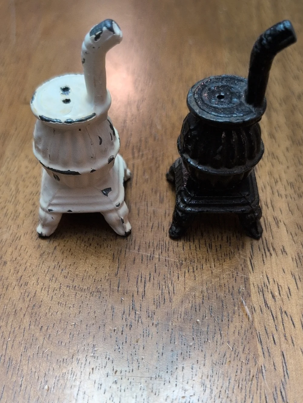 Cast Iron Potbelly Stove Salt/Pepper Shakers(Vtg)